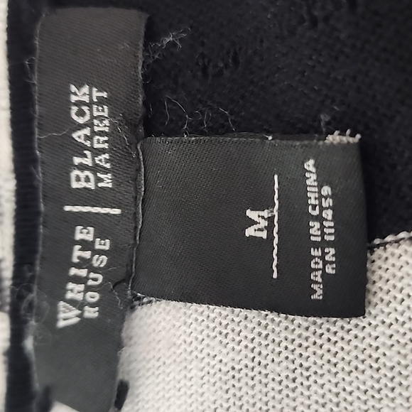 WHBM Lightweight Black and White Sweater Size M - Picture 7 of 9
